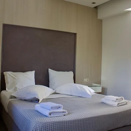 Makris Yialos לאסי