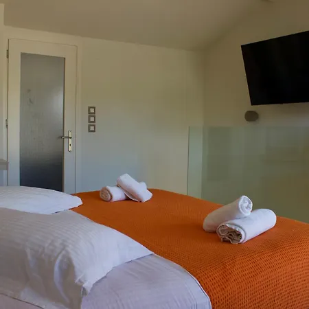 Makris Yialos לאסי