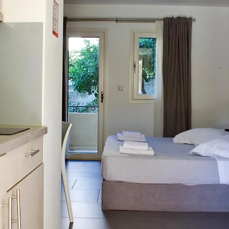 Apartment Makris Yialos *